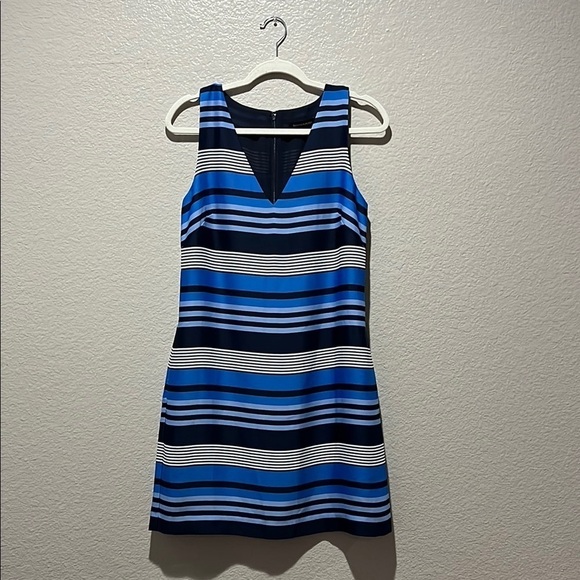 Blue multi stripe v-neck Banana Republic Dress size 6 NWT Career Work Office - Picture 1 of 10